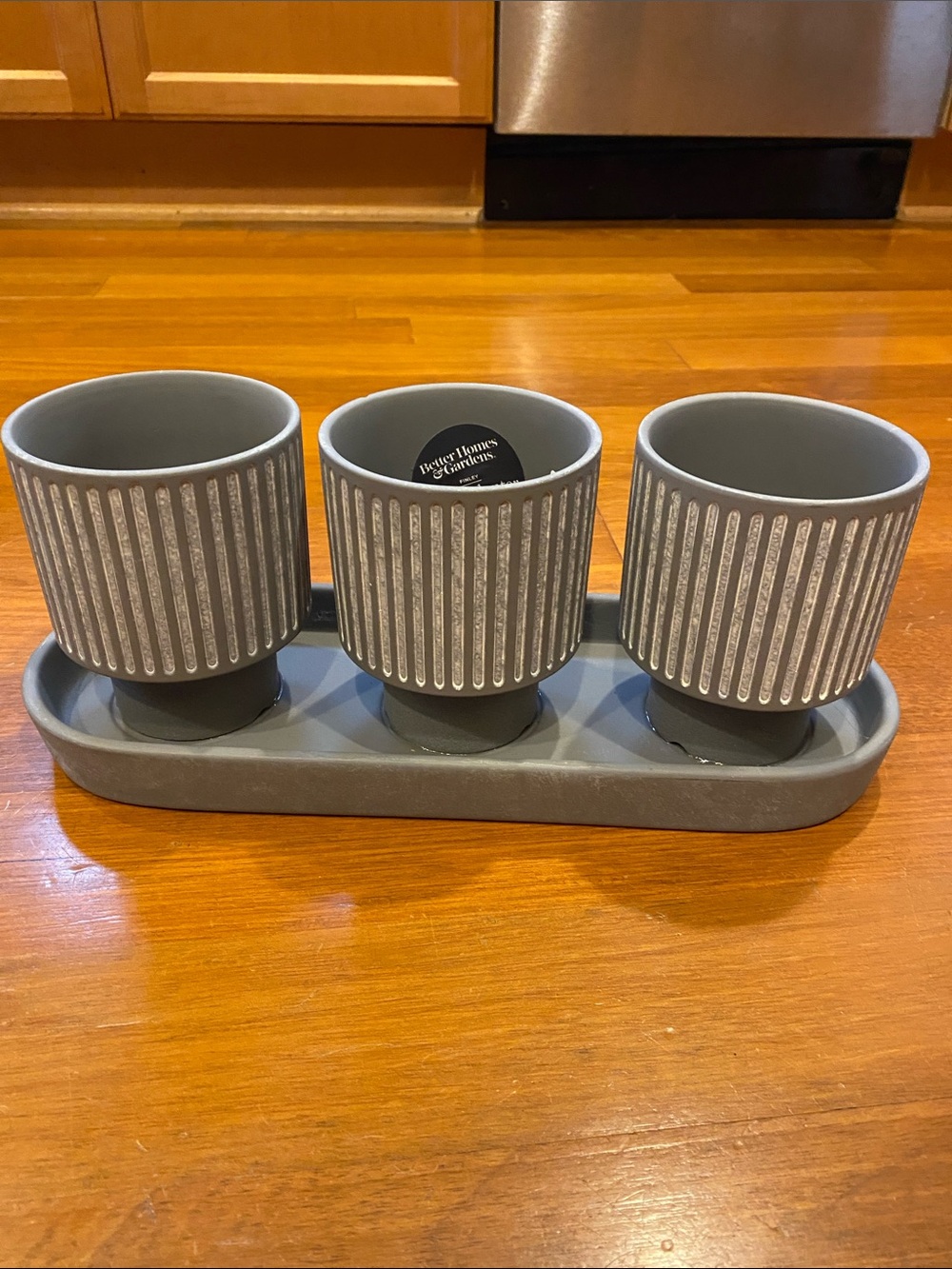 Better Homes And Gardens Gray Ribbed Ceramic Planter Set with Tray